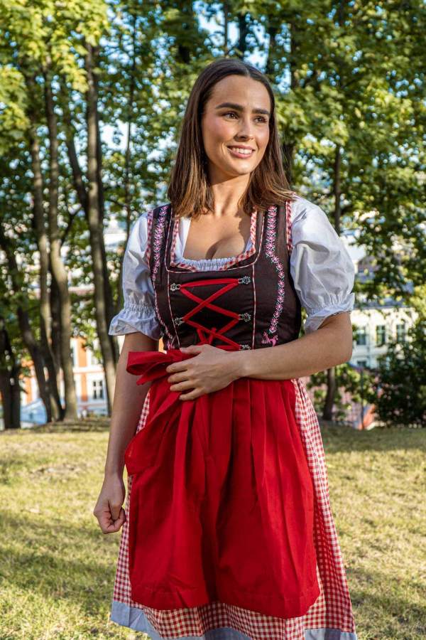 Julia Dirndl